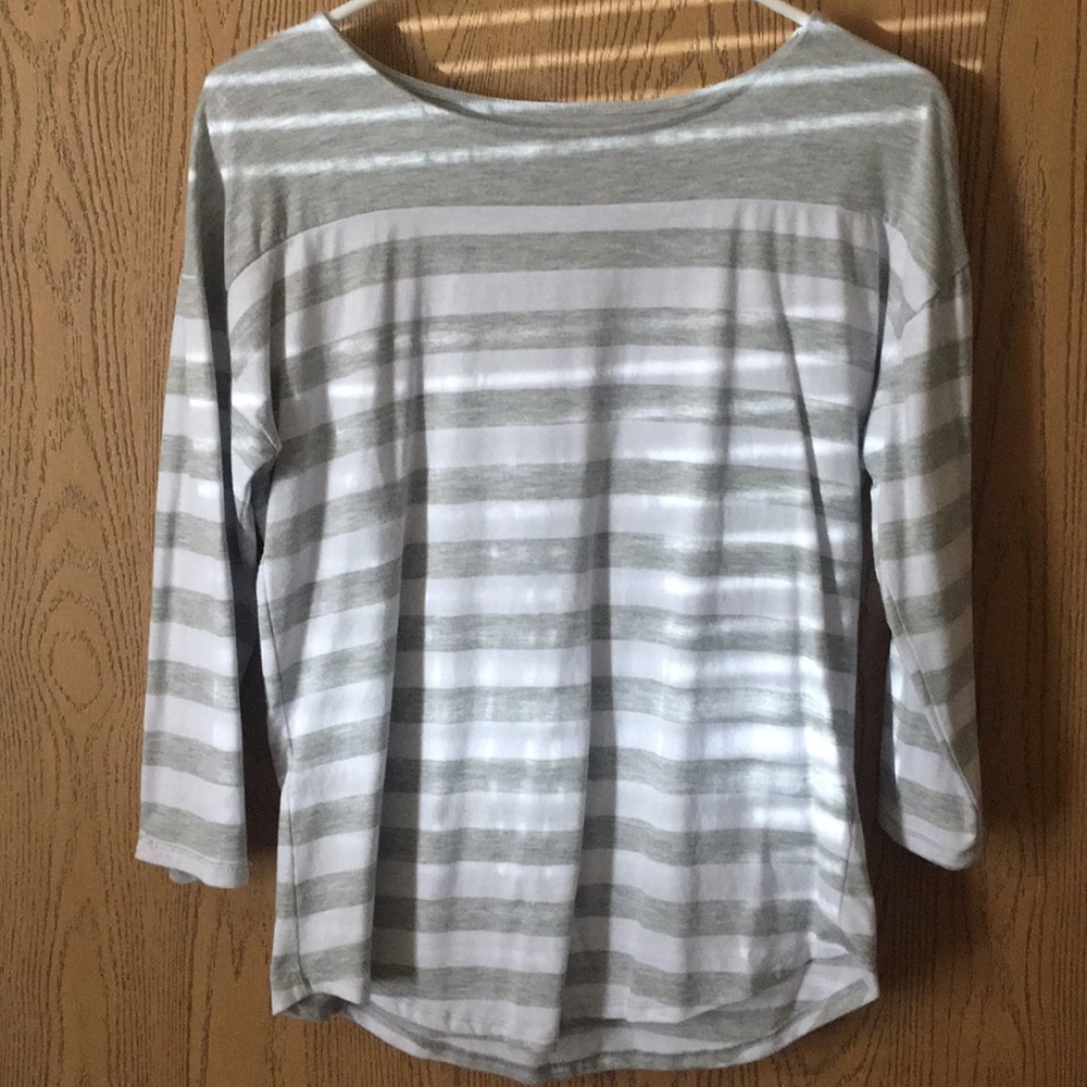 Three-quarter sleeved shirt
